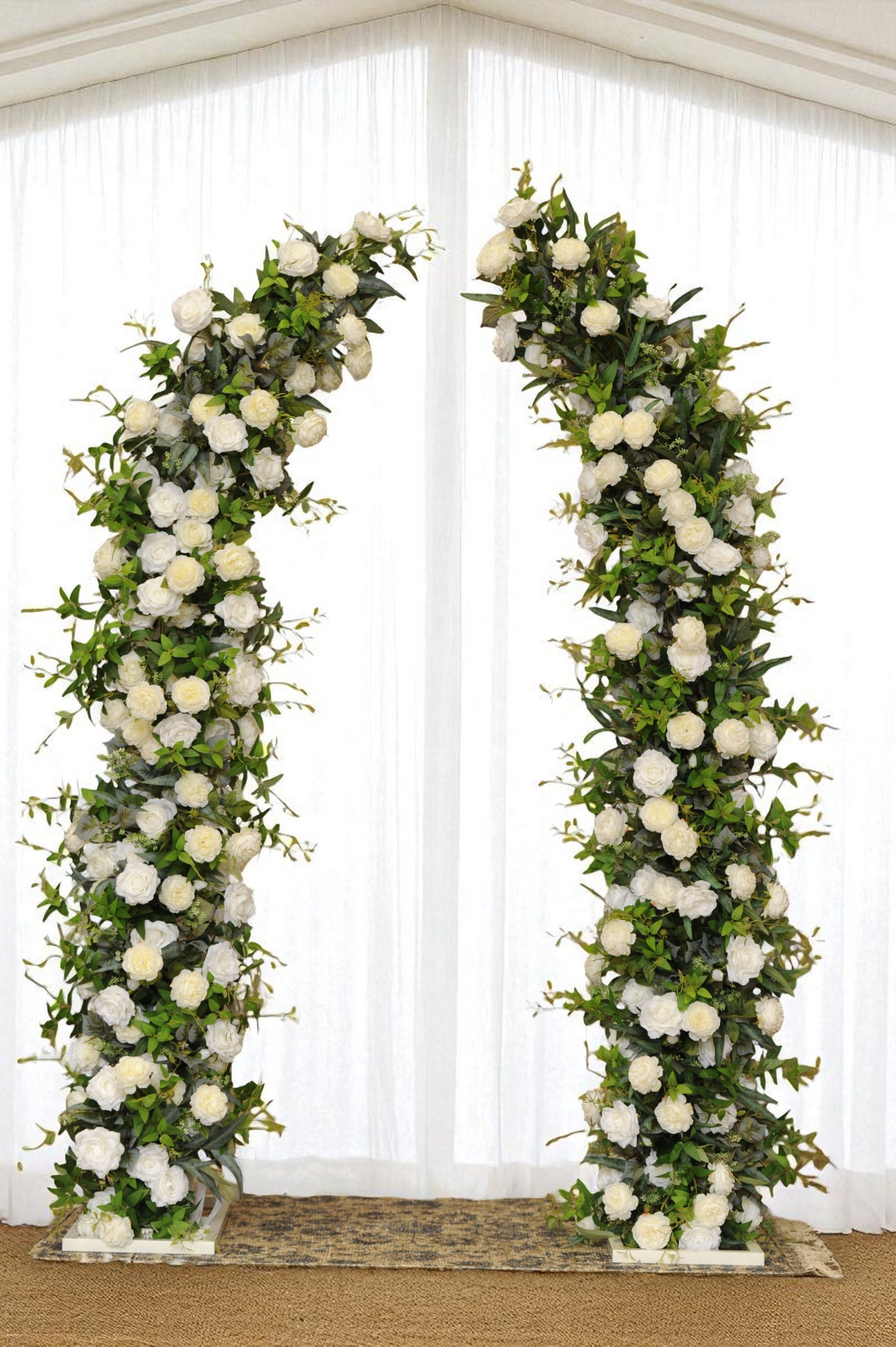 Wedding floral pillars